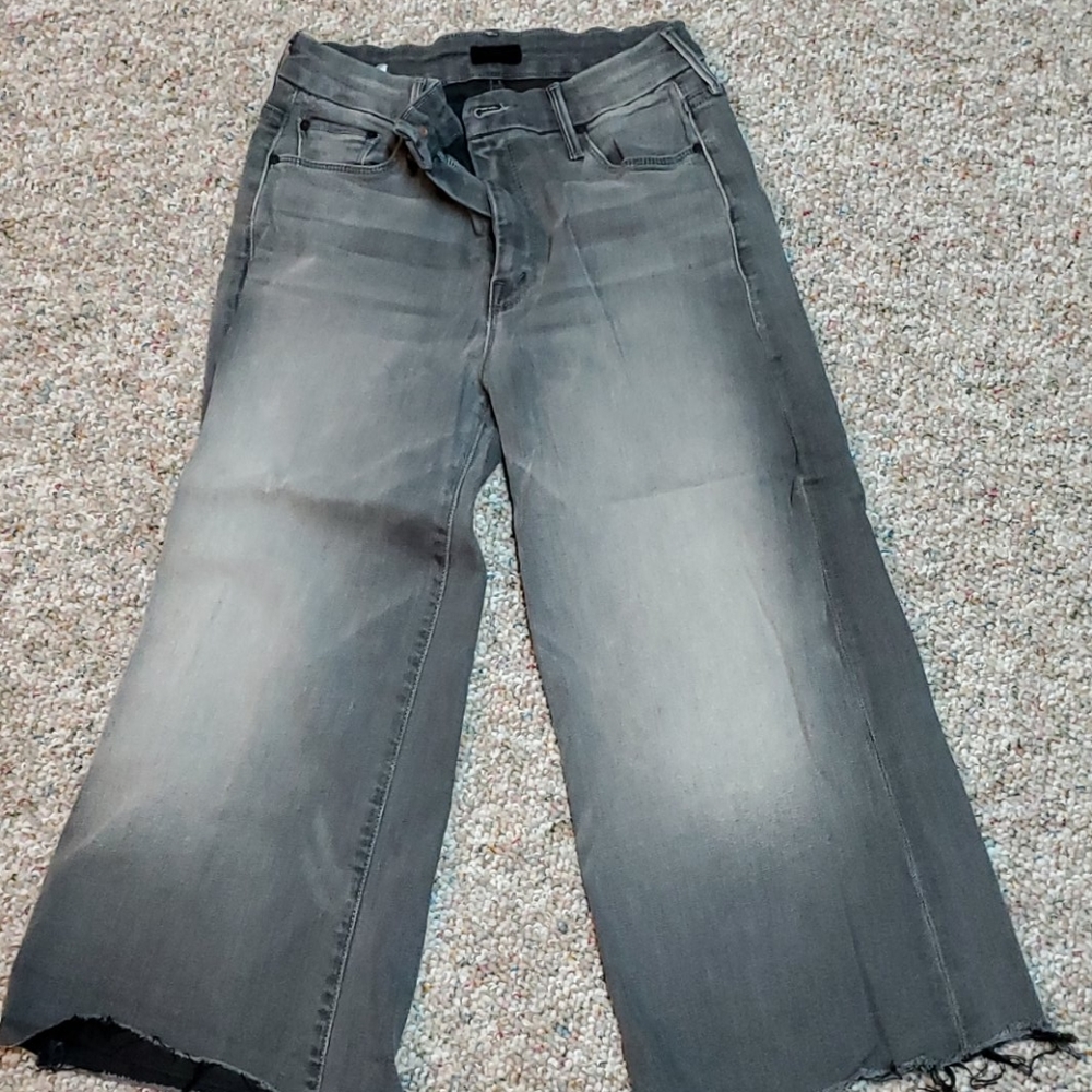 Cropped mother jeans